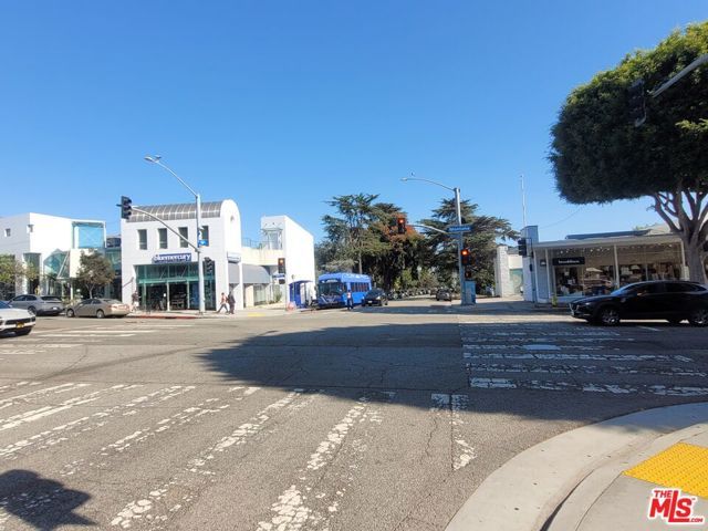 818 14th Street 2, Santa Monica, CA 90403