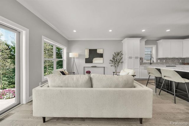 1929 Brookwood Avenue, Royal Oak, MI 48073