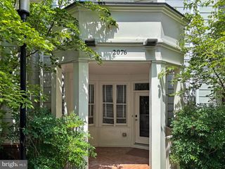 2076 N OAKLAND ST, Arlington, VA 22207