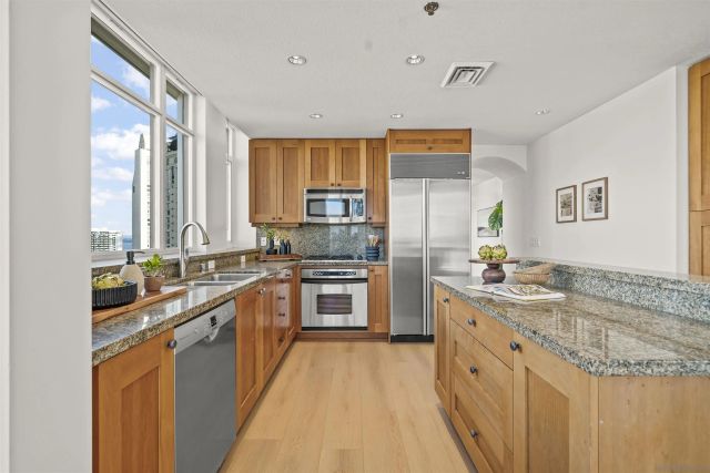 700 W Harbor 2501, San Diego, CA 92101