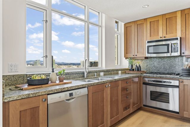 700 W Harbor 2501, San Diego, CA 92101