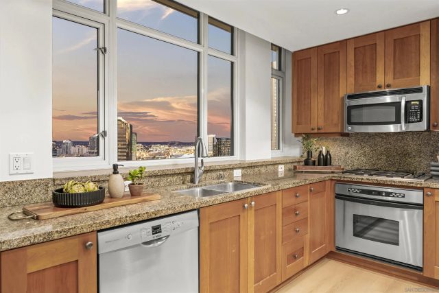 700 W Harbor 2501, San Diego, CA 92101