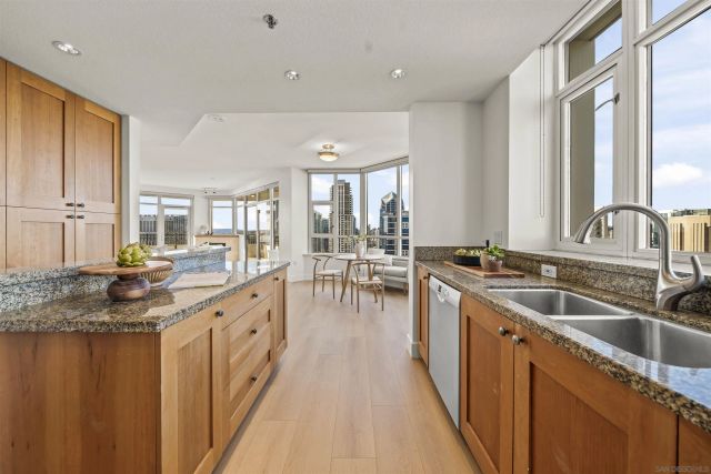 700 W Harbor 2501, San Diego, CA 92101