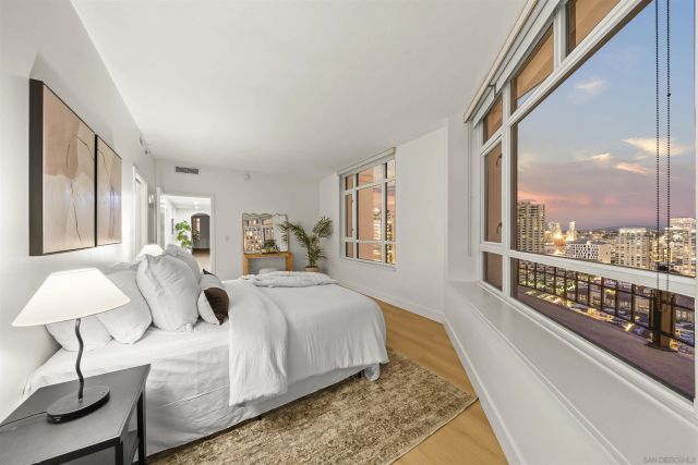 700 W Harbor 2501, San Diego, CA 92101