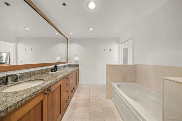 700 W Harbor 2501, San Diego, CA 92101