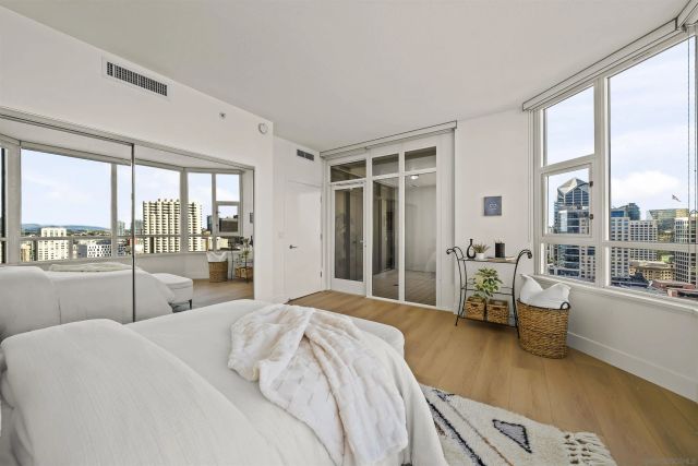 700 W Harbor 2501, San Diego, CA 92101