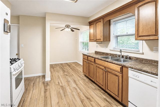 2500 N Taylor Road, Cleveland Heights, OH 44118