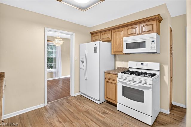 2500 N Taylor Road, Cleveland Heights, OH 44118