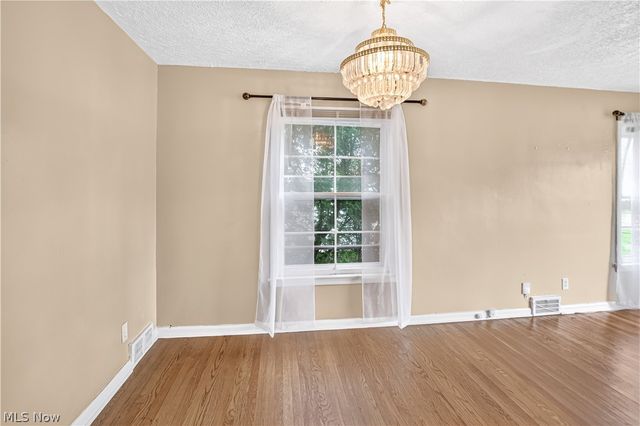 2500 N Taylor Road, Cleveland Heights, OH 44118