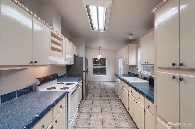 15330 Dewey Crest Lane, Anacortes, WA 98221