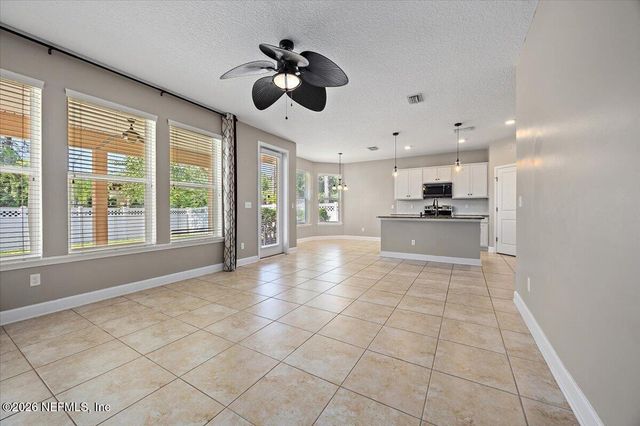 28 FOREST EDGE Drive, St. Johns, FL 32259