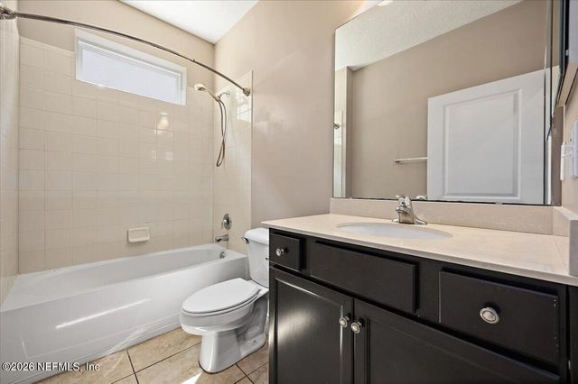 28 FOREST EDGE Drive, St. Johns, FL 32259