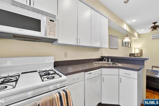 358 3rd Street 3R, Hoboken, NJ 07030