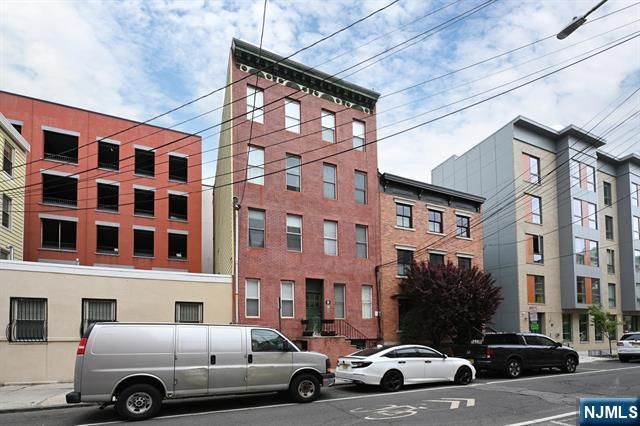 358 3rd Street 3R, Hoboken, NJ 07030