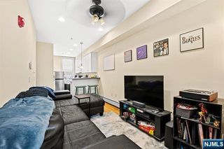 358 3rd Street 3R, Hoboken, NJ 07030