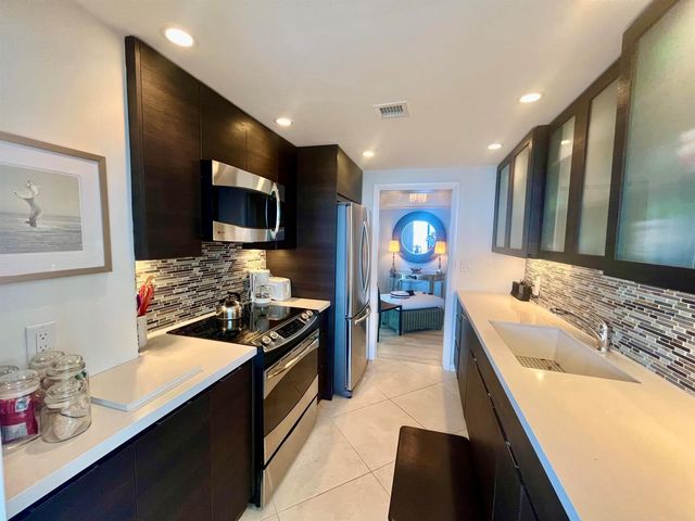 5550 N OCEAN Drive 6D, Singer Island, FL 33404