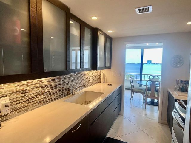 5550 N OCEAN Drive 6D, Singer Island, FL 33404