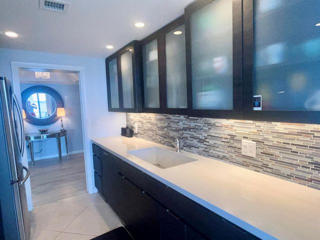 5550 N OCEAN Drive 6D, Singer Island, FL 33404