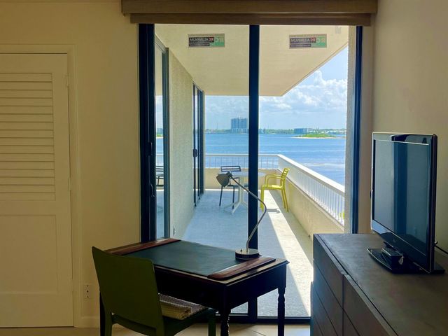 5550 N OCEAN Drive 6D, Singer Island, FL 33404