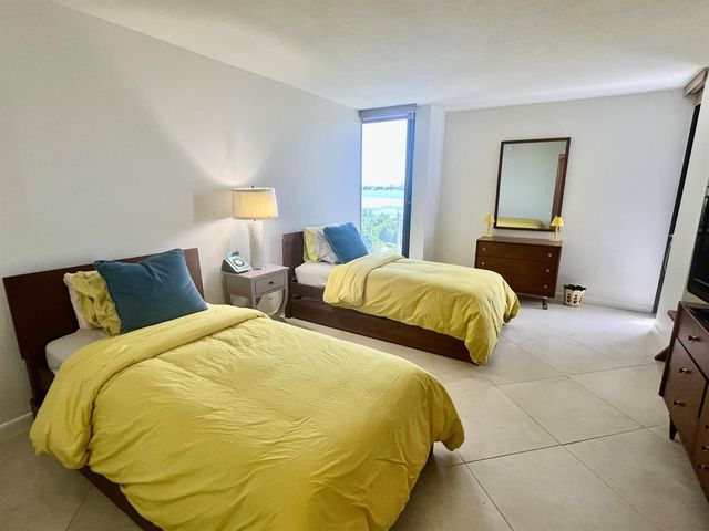 5550 N OCEAN Drive 6D, Singer Island, FL 33404