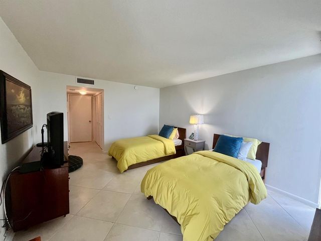5550 N OCEAN Drive 6D, Singer Island, FL 33404