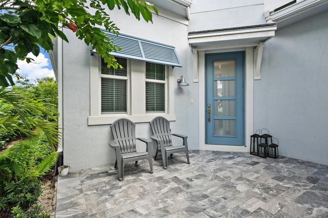 9338 Crestview Circle, Palm Beach Gardens, FL 33412