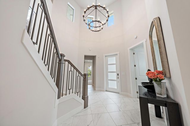 9338 Crestview Circle, Palm Beach Gardens, FL 33412