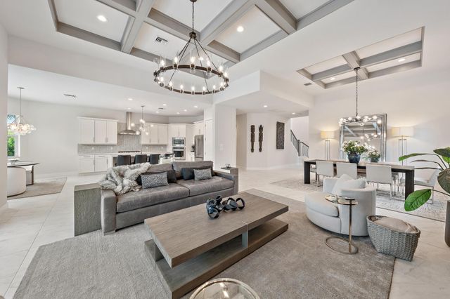 9338 Crestview Circle, Palm Beach Gardens, FL 33412