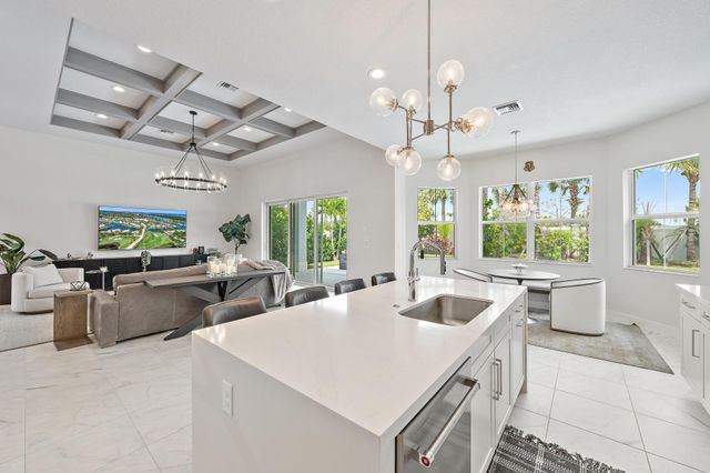 9338 Crestview Circle, Palm Beach Gardens, FL 33412