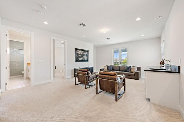 9338 Crestview Circle, Palm Beach Gardens, FL 33412