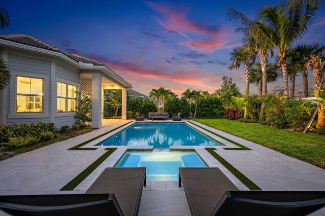 9338 Crestview Circle, Palm Beach Gardens, FL 33412