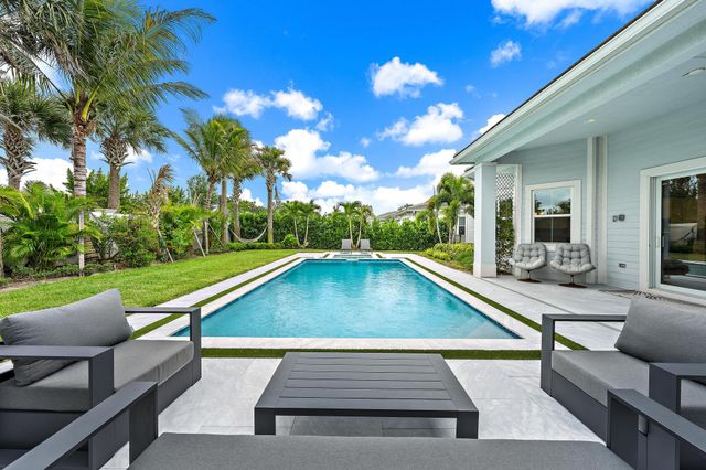 9338 Crestview Circle, Palm Beach Gardens, FL 33412