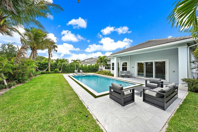 9338 Crestview Circle, Palm Beach Gardens, FL 33412