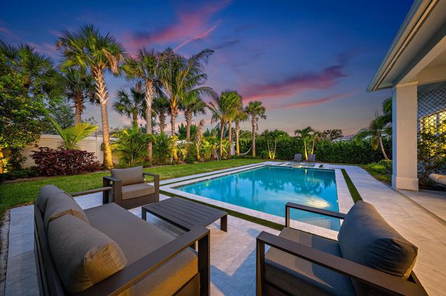 9338 Crestview Circle, Palm Beach Gardens, FL 33412