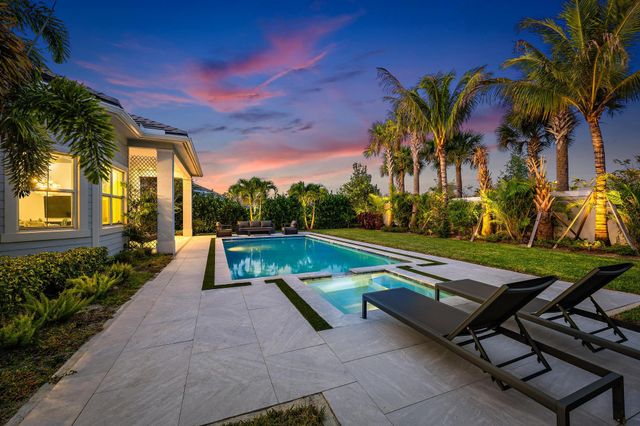 9338 Crestview Circle, Palm Beach Gardens, FL 33412