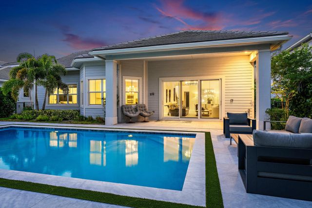 9338 Crestview Circle, Palm Beach Gardens, FL 33412