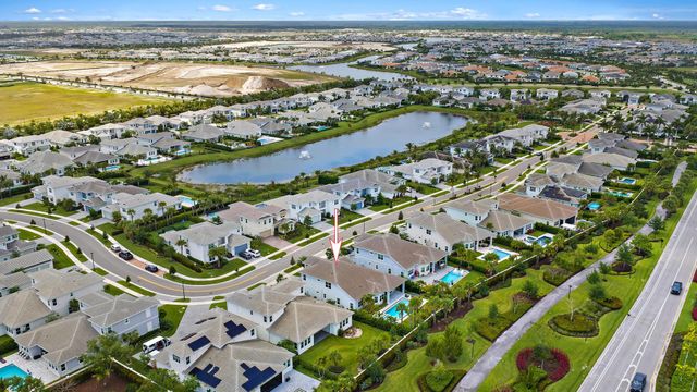 9338 Crestview Circle, Palm Beach Gardens, FL 33412