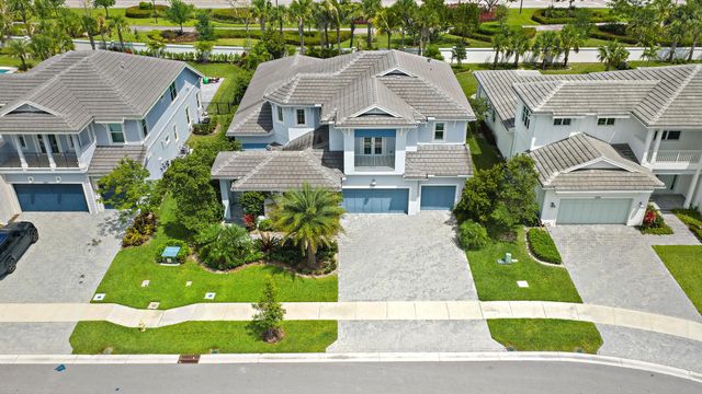 9338 Crestview Circle, Palm Beach Gardens, FL 33412