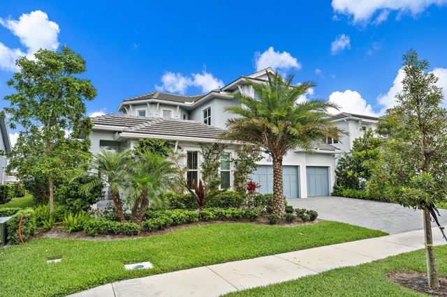 9338 Crestview Circle, Palm Beach Gardens, FL 33412