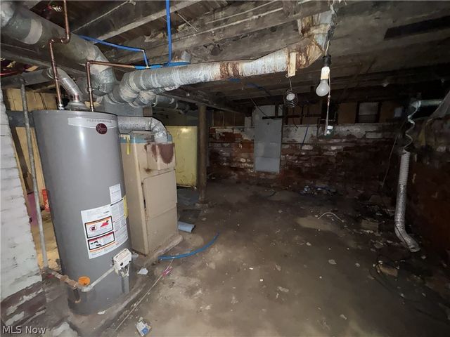 905 E 143rd Street, Cleveland, OH 44110