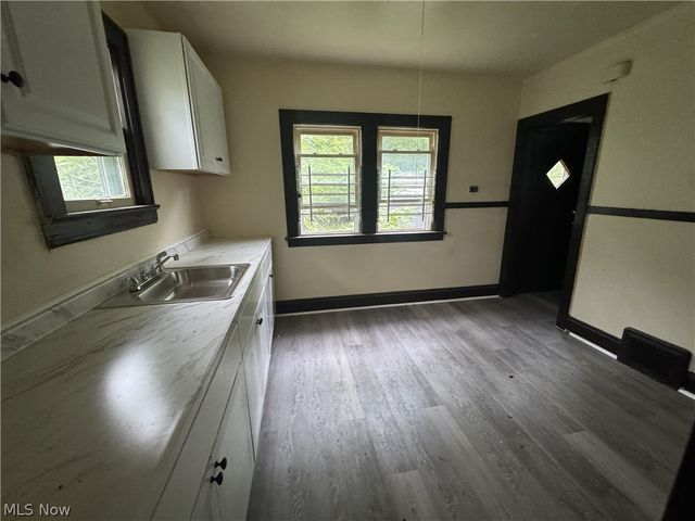 905 E 143rd Street, Cleveland, OH 44110