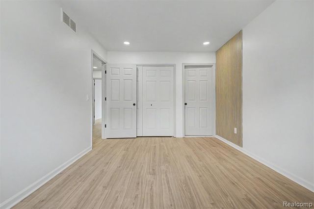 9025 Newport Way, Livonia, MI 48150