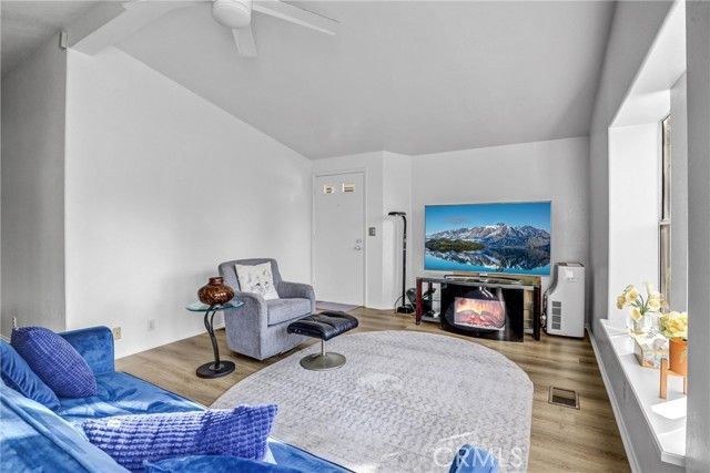 24001 Muirlands Boulevard 31, Lake Forest (el Toro), CA 92630