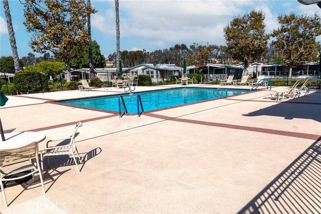 24001 Muirlands Boulevard 31, Lake Forest (el Toro), CA 92630