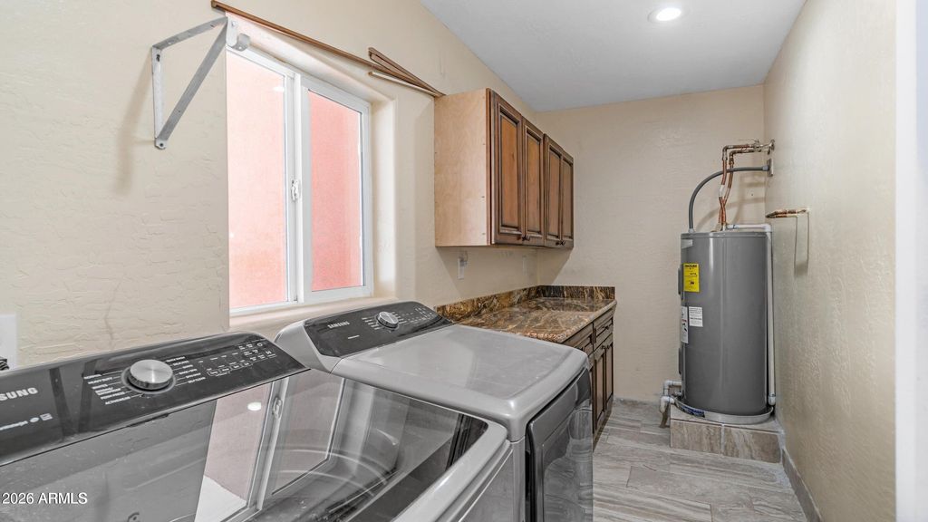 Image 24 of property listing at 1001 W NORTHERN Avenue, Phoenix, AZ 85021