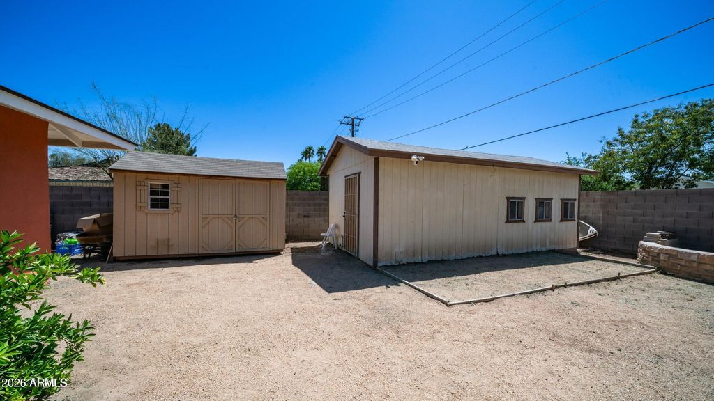 Image 29 of property listing at 1001 W NORTHERN Avenue, Phoenix, AZ 85021