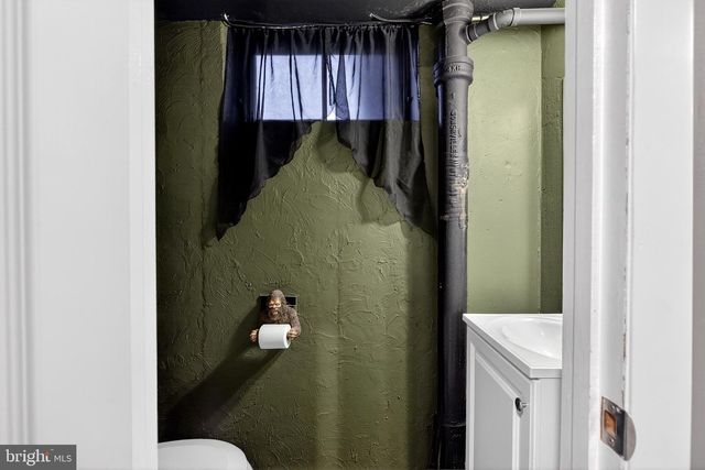 210 BEECHWOOD RD, Brookhaven, PA 19015