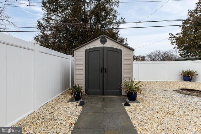 210 BEECHWOOD RD, Brookhaven, PA 19015