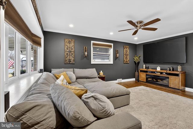 210 BEECHWOOD RD, Brookhaven, PA 19015