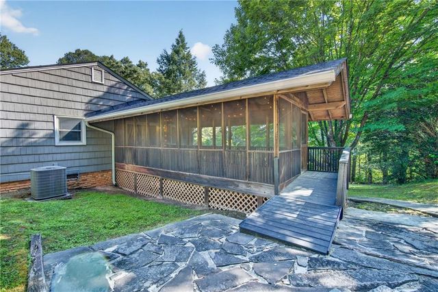 188 Hillendale Drive, Toccoa, GA 30577